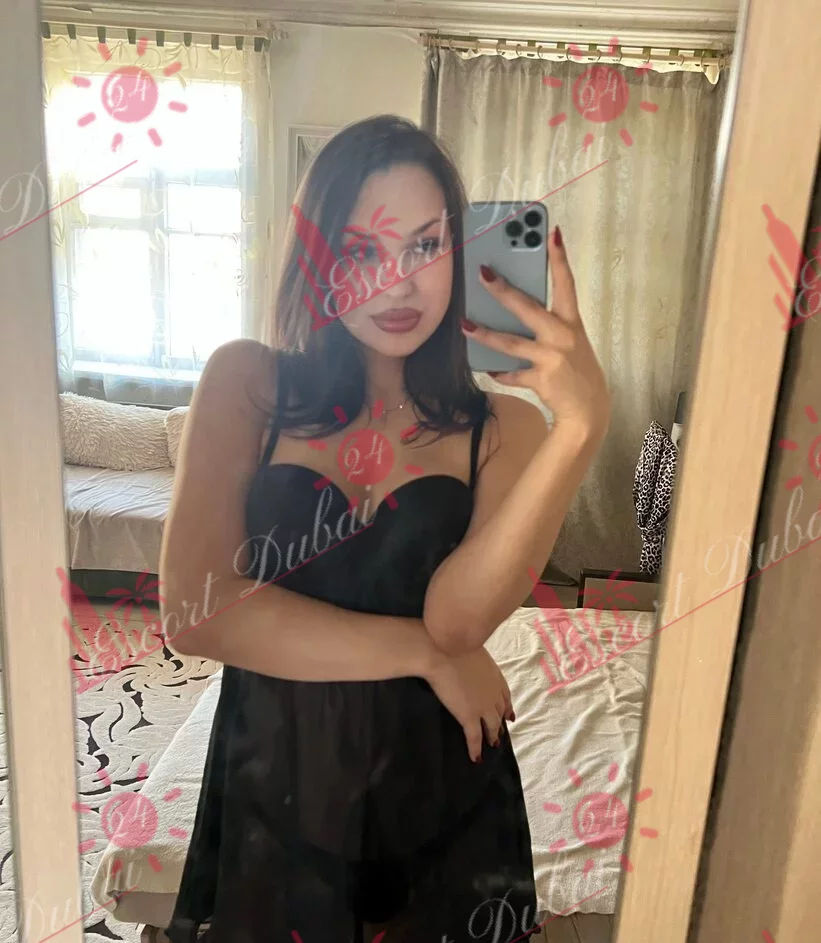 Aaliyah, 27 years old, 178 cm, small