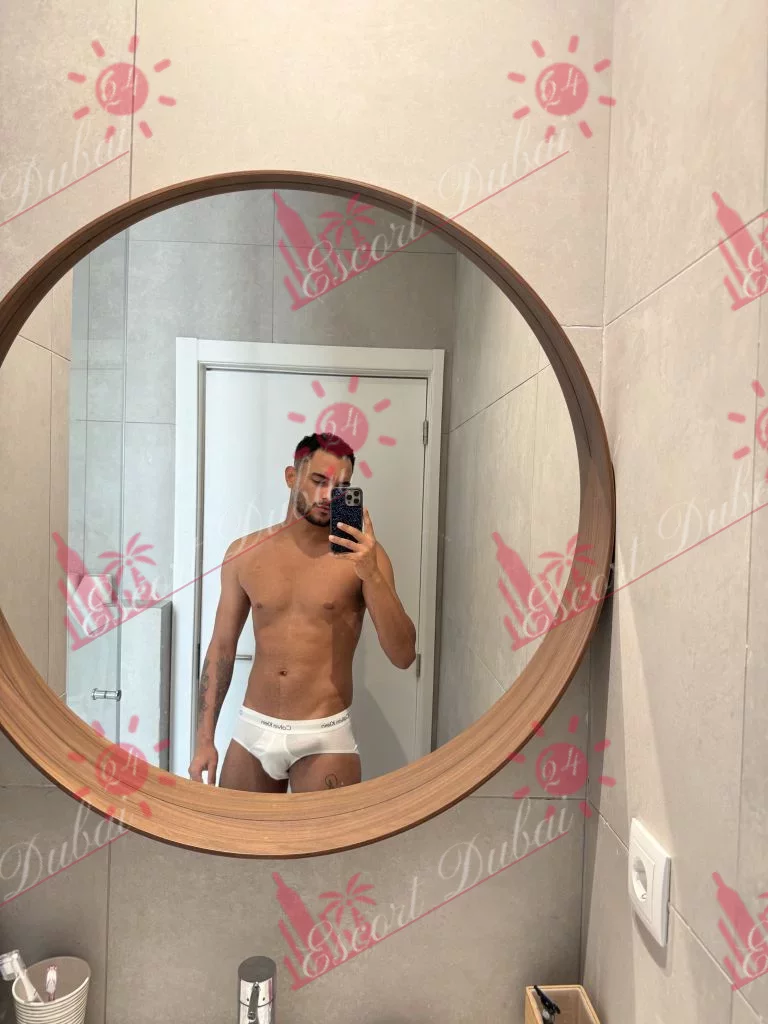 Christian, 22 years old, 180 cm