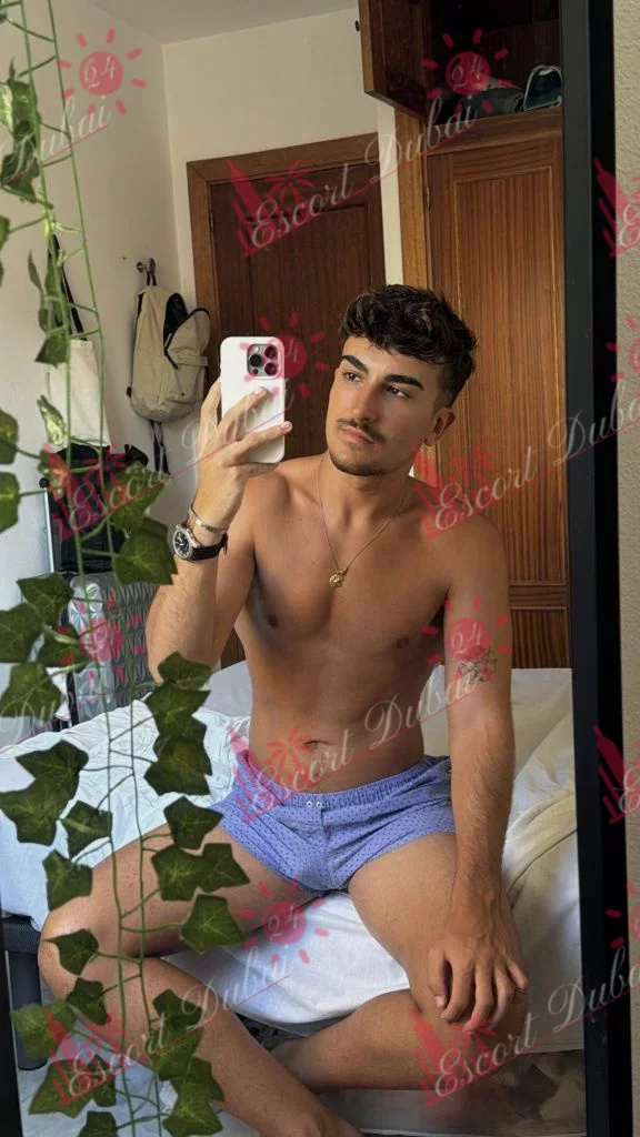 Christopher, 23 years old, 175 cm