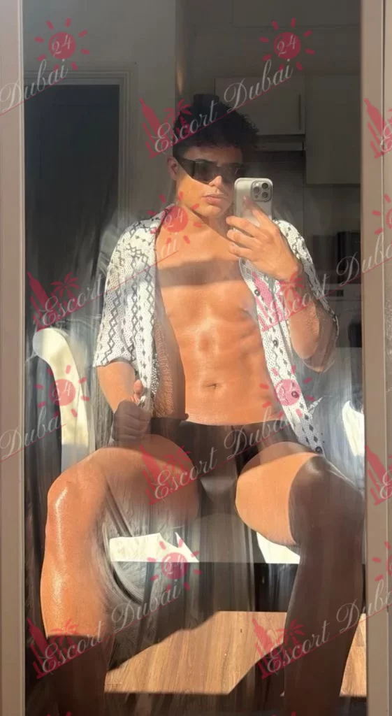 Dominic, 22 years old, 185 cm