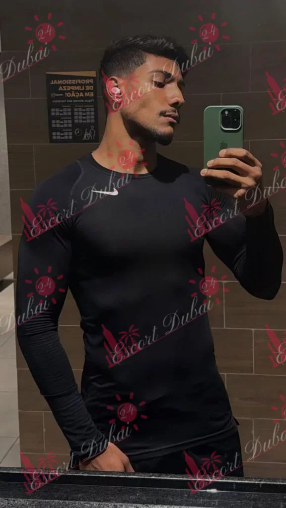 Hugo, 24 years old, 183 cm