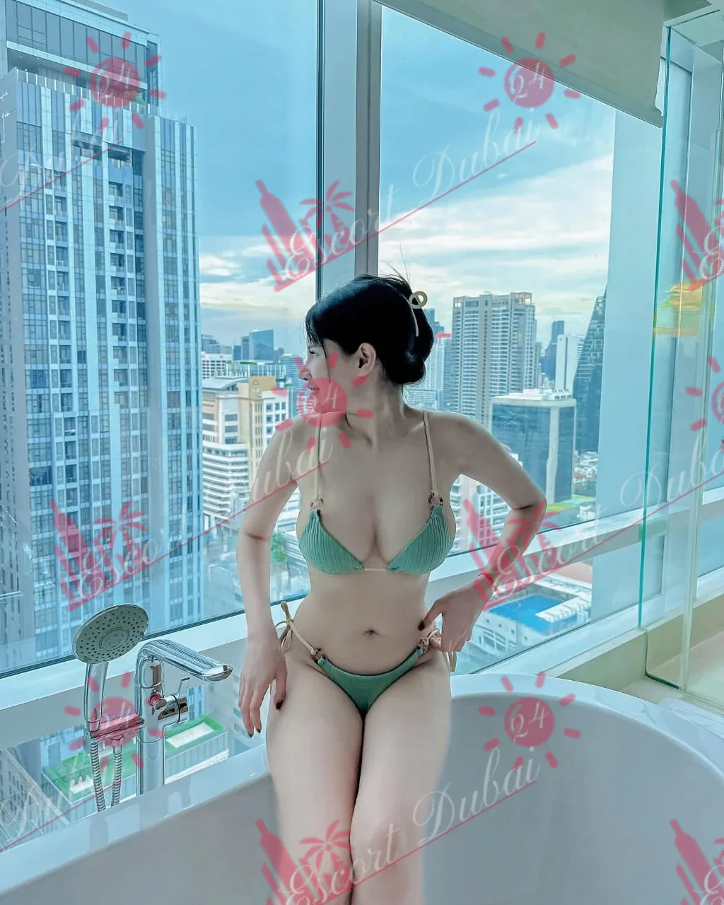 Ariana, 165 cm, large
