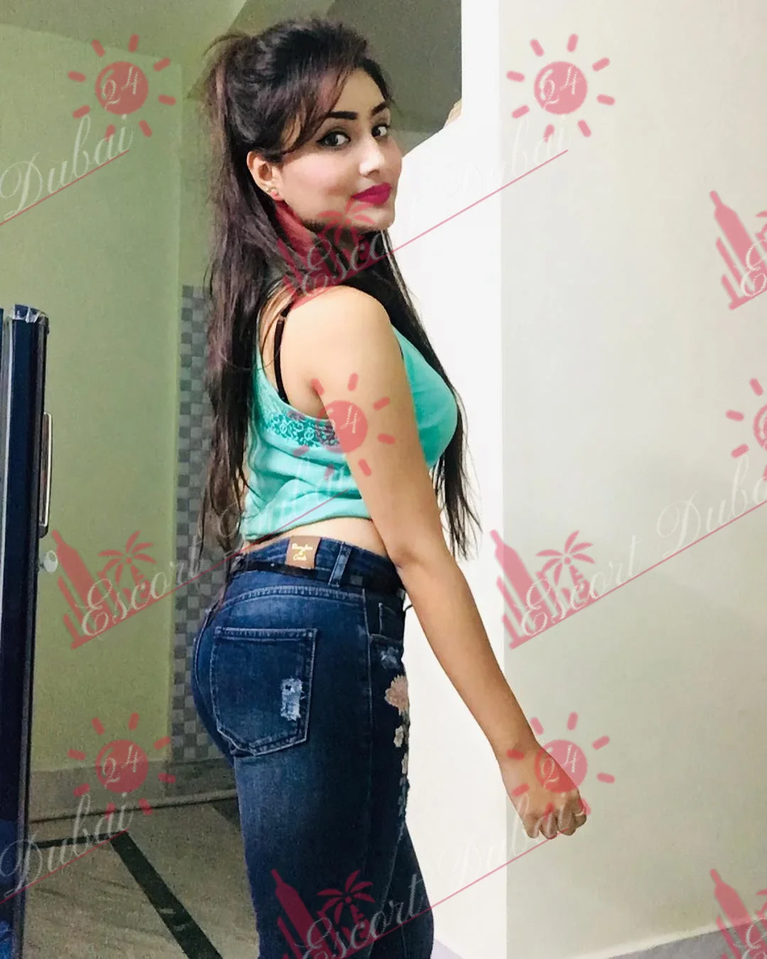 Layla, 30 years old, 167 cm, medium